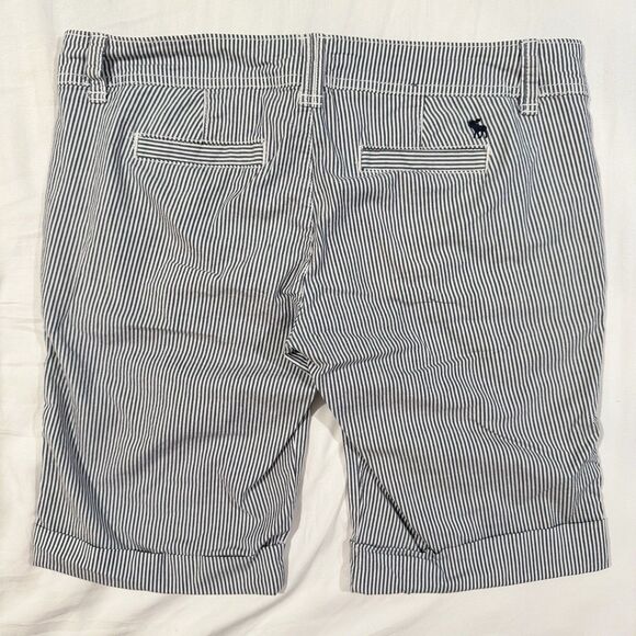 Vintage Y2K Abercrombie & Fitch Blue Wht Stripe Bermuda Shorts Womens 2 Nautical - Picture 2 of 16